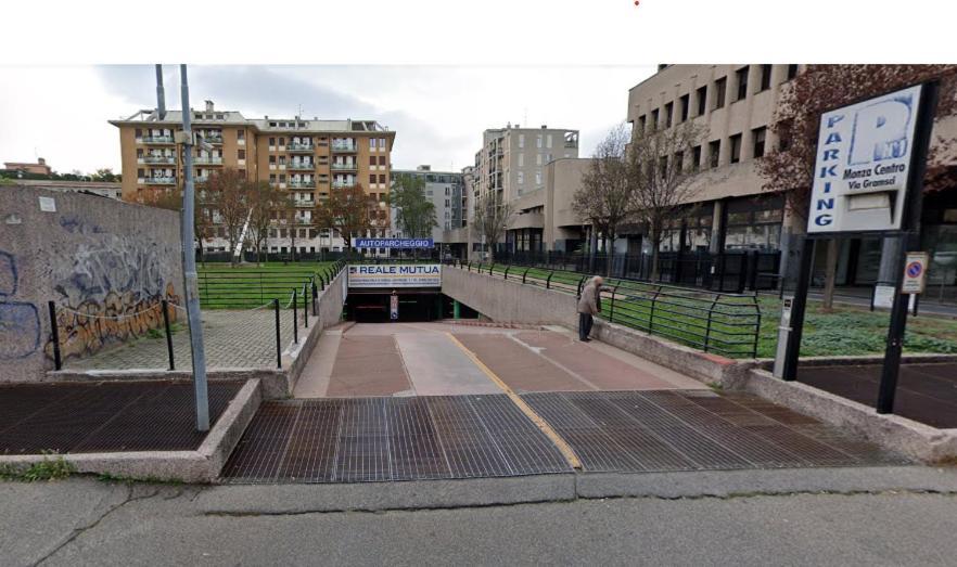 Mako Suites - Centro E Stazione Monza Exterior foto